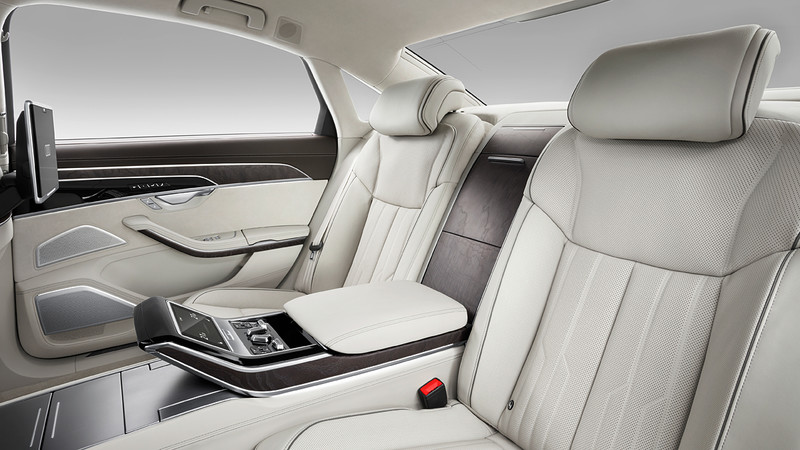 《Audi A8》|《A8 L》同步亮相 完整演繹四環品牌精髓 《Audi A8》|《A8 L》同步亮相 完整演繹四環品牌精髓