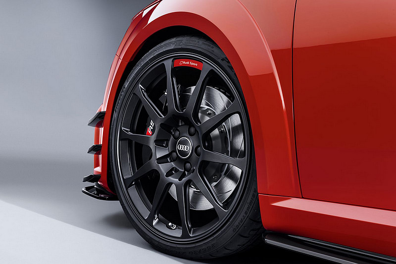 Audi Sport性能加持 奧迪《Audi R8 & TT》同享動感進化 Audi Sport性能加持 奧迪《Audi R8 & TT》同享動感進化