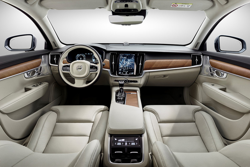 預售價246萬元起 《Volvo V90》與《V90 Cross Country》接單開跑 預售價246萬元起 《Volvo V90》與《V90 Cross Country》接單開跑