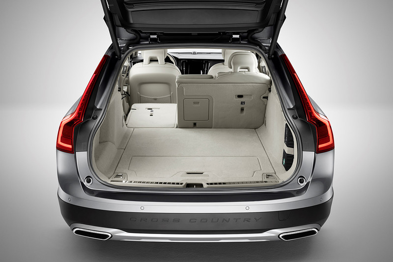 預售價246萬元起 《Volvo V90》與《V90 Cross Country》接單開跑 預售價246萬元起 《Volvo V90》與《V90 Cross Country》接單開跑