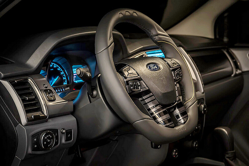 MotoGP冠軍Valentino Rossi加持 VR|46打造限量版《Ford Ranger》展現曠野霸氣 MotoGP冠軍Valentino Rossi加持 VR|46打造限量版《Ford Ranger》展現曠野霸氣