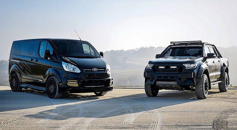 為《Ford Transit Tourneo》競技氣息 VR|46限定版本讓商旅車也能展現暗黑帥氣 為《Ford Transit Tourneo》競技氣息 VR|46限定版本讓商旅車也能展現暗黑帥氣