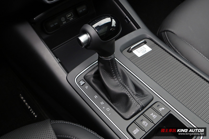 《Kia Sorento》146.9萬元起發表 全車系標配6氣囊搶攻7人座休旅市場 《Kia Sorento》146.9萬元起發表 全車系標配6氣囊搶攻7人座休旅市場