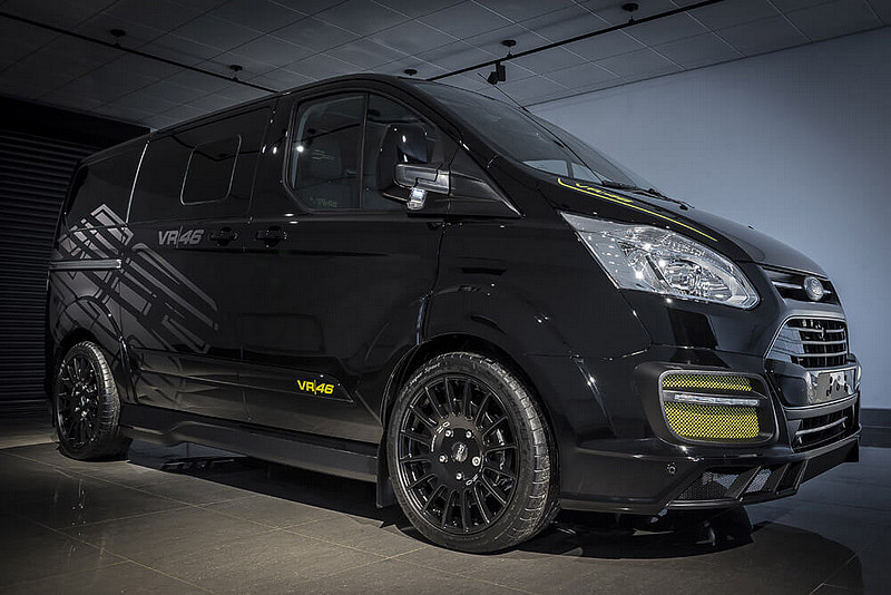 為《Ford Transit Tourneo》競技氣息 VR|46限定版本讓商旅車也能展現暗黑帥氣 為《Ford Transit Tourneo》競技氣息 VR|46限定版本讓商旅車也能展現暗黑帥氣