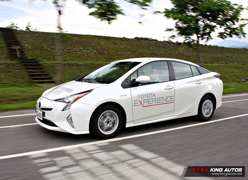 日韓綠能車再戰─《Hyundai Ioniq Hybrid》vs.《Toyota Prius》,動態表現篇 日韓綠能車再戰─《Hyundai Ioniq Hybrid》vs.《Toyota Prius》,動態表現篇