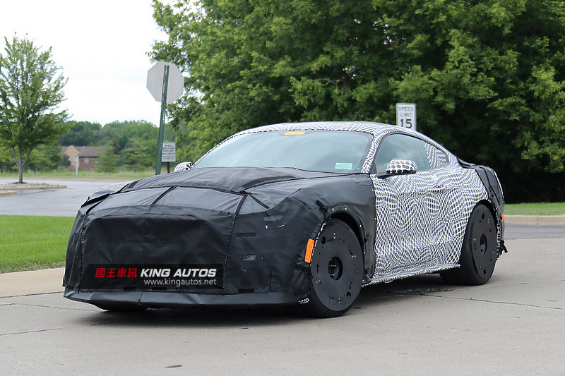 找上911 GT3伴遊 改款《Ford Shelby GT350 Mustang》間諜照再曝光 找上911 GT3伴遊 改款《Ford Shelby GT350 Mustang》間諜照再曝光