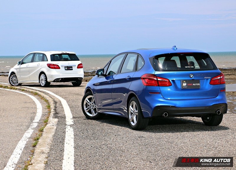 家庭取向動態對決─《Mercedes-Benz B200 White Art Edition》vs.《BMW 220i AT M 家庭取向動態對決─《Mercedes-Benz B200 White Art Edition》vs.《BMW 220i AT M
