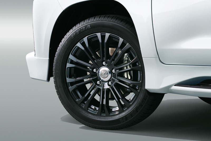 TRD量身打造《Lexus LX570》休旅旗艦勁裝同步登場 TRD量身打造《Lexus LX570》休旅旗艦勁裝同步登場