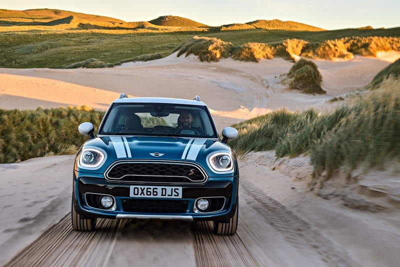 頭燈照明有待加強 《Mini Countryman》與Top Safety Pick+擦身而過 頭燈照明有待加強 《Mini Countryman》與Top Safety Pick+擦身而過
