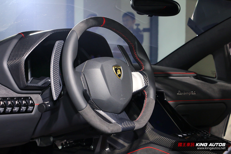 全球20分之1的億元瑰寶 《Lamborghini Centenario》抵臺亮相 全球20分之1的億元瑰寶 《Lamborghini Centenario》抵臺亮相