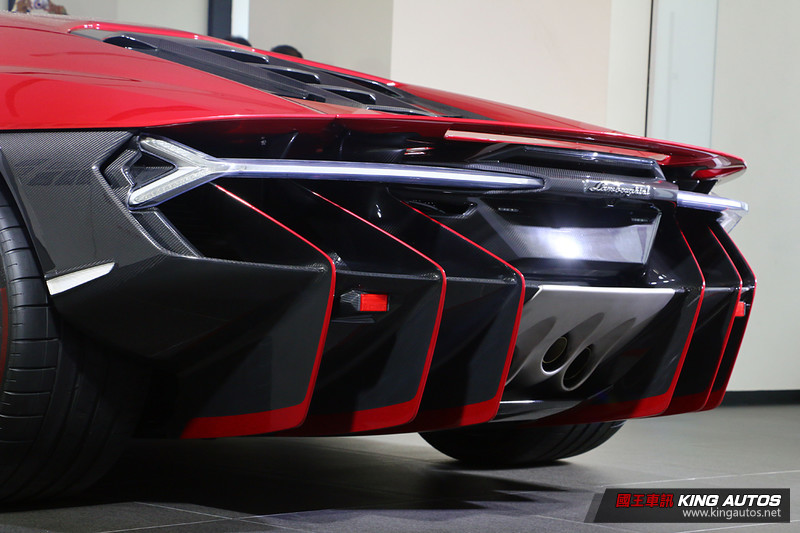 全球20分之1的億元瑰寶 《Lamborghini Centenario》抵臺亮相 全球20分之1的億元瑰寶 《Lamborghini Centenario》抵臺亮相