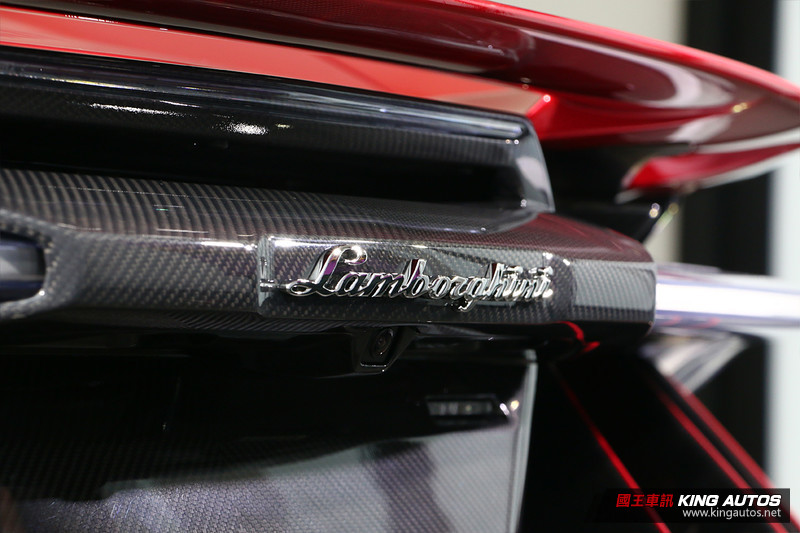 全球20分之1的億元瑰寶 《Lamborghini Centenario》抵臺亮相 全球20分之1的億元瑰寶 《Lamborghini Centenario》抵臺亮相
