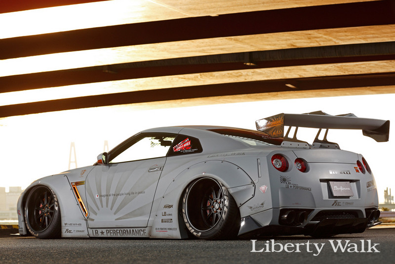 東瀛戰神更添視覺暴力 LB Performance操刀《Nissan GT-R》再現寬體魅力 東瀛戰神更添視覺暴力 LB Performance操刀《Nissan GT-R》再現寬體魅力