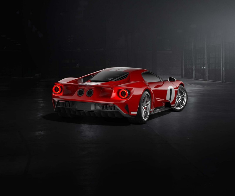 2018年式《Ford GT '67 Heritage Edition》向冠軍前輩致敬 2018年式《Ford GT '67 Heritage Edition》向冠軍前輩致敬