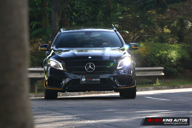 以掠奪目光為先 ─《Mercedes-AMG GLA 45 Yellow Night Edition》就對年輕人的味! 以掠奪目光為先 ─《Mercedes-AMG GLA 45 Yellow Night Edition》就對年輕人的味!