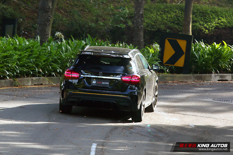 以掠奪目光為先 ─《Mercedes-AMG GLA 45 Yellow Night Edition》就對年輕人的味! 以掠奪目光為先 ─《Mercedes-AMG GLA 45 Yellow Night Edition》就對年輕人的味!