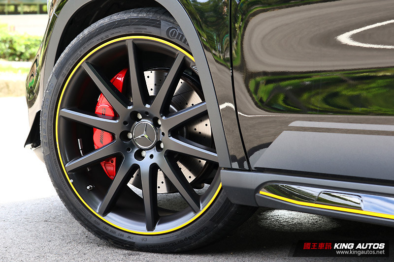 以掠奪目光為先 ─《Mercedes-AMG GLA 45 Yellow Night Edition》就對年輕人的味! 以掠奪目光為先 ─《Mercedes-AMG GLA 45 Yellow Night Edition》就對年輕人的味!