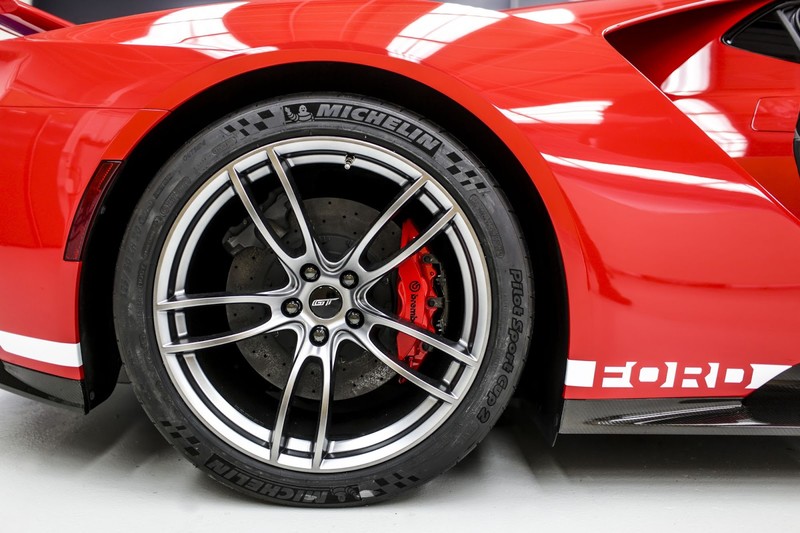2018年式《Ford GT '67 Heritage Edition》向冠軍前輩致敬 2018年式《Ford GT '67 Heritage Edition》向冠軍前輩致敬