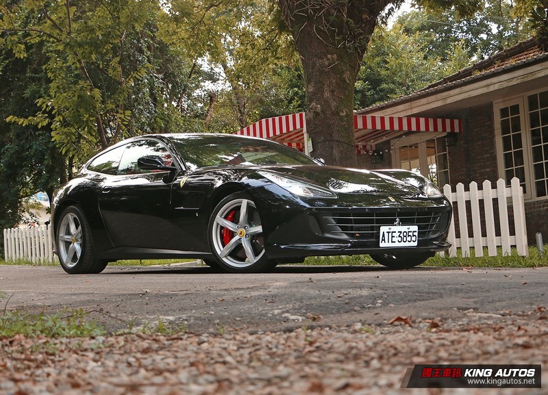 感受喘息與脈動─《Ferrari GTC4Lusso T》試駕報導 感受喘息與脈動─《Ferrari GTC4Lusso T》試駕報導