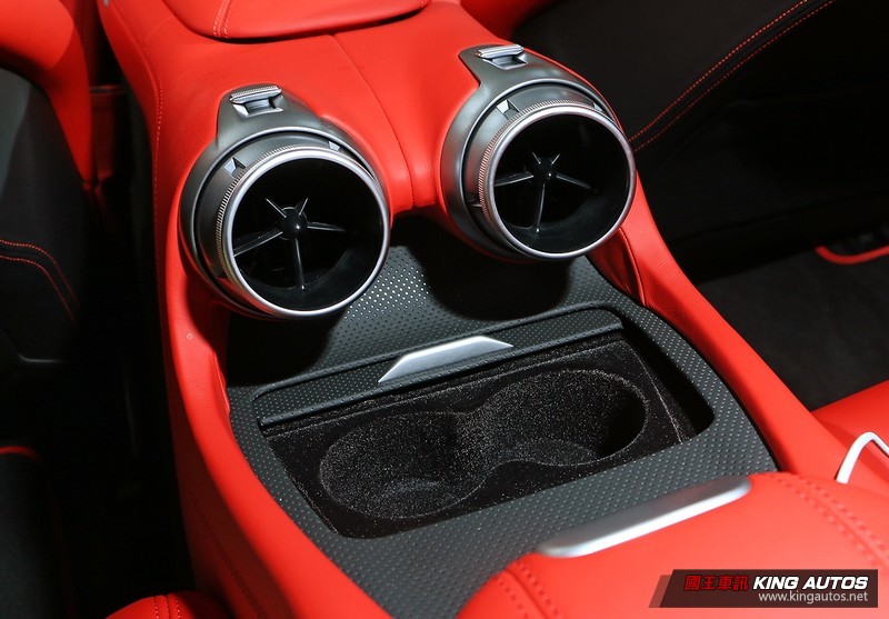 感受喘息與脈動─《Ferrari GTC4Lusso T》試駕報導 感受喘息與脈動─《Ferrari GTC4Lusso T》試駕報導