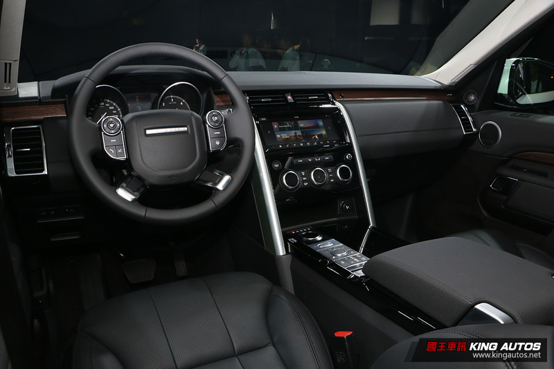 維持預售價 《Land Rover Discovery》4車型349萬元起登陸臺灣 維持預售價 《Land Rover Discovery》4車型349萬元起登陸臺灣