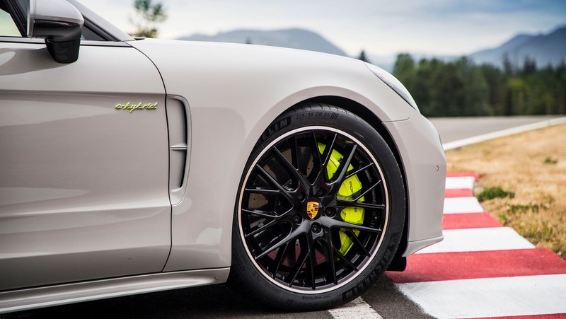 效率考量 《Porsche》不會為旗下Hybrid車型配備手排變速箱 效率考量 《Porsche》不會為旗下Hybrid車型配備手排變速箱
