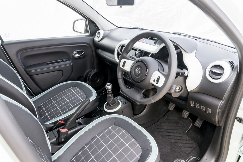 《Renault Twingo Iconic》旗艦姿態英國登場 《Renault Twingo Iconic》旗艦姿態英國登場