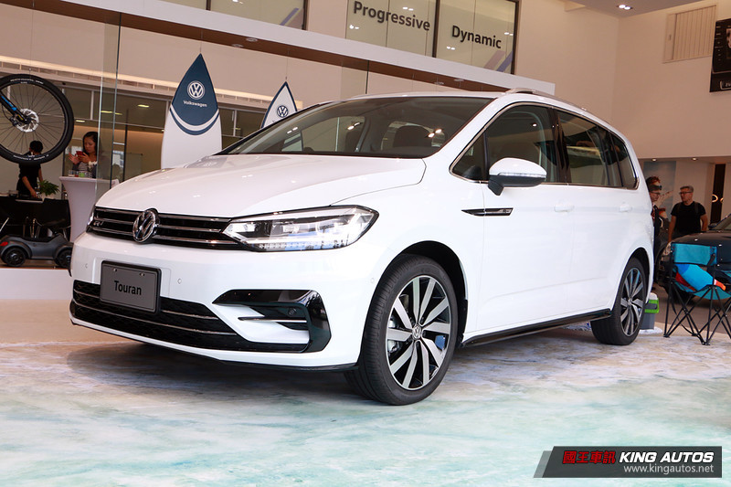 330 TDI與R-Line同步現身 2018年式《Volkswagen Touran》108.8萬起發表上市 330 TDI與R-Line同步現身 2018年式《Volkswagen Touran》108.8萬起發表上市