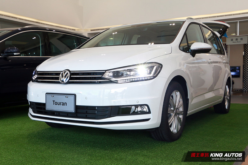 330 TDI與R-Line同步現身 2018年式《Volkswagen Touran》108.8萬起發表上市 330 TDI與R-Line同步現身 2018年式《Volkswagen Touran》108.8萬起發表上市