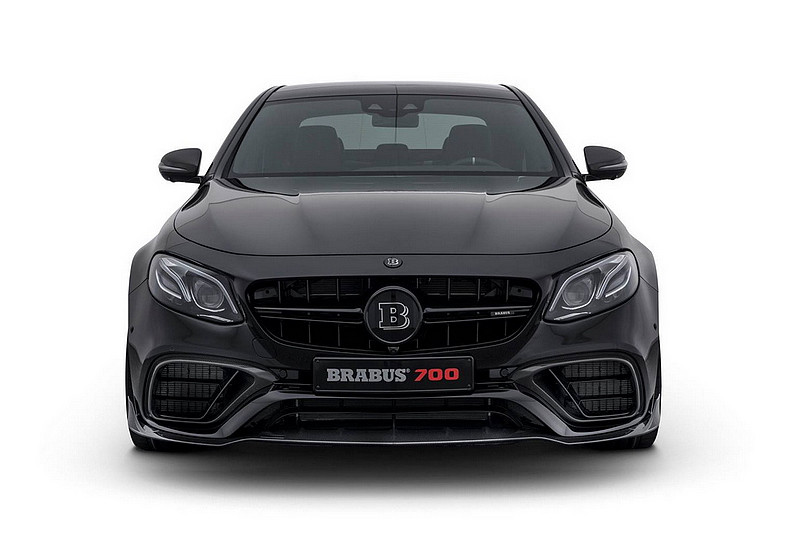 新一代博速火箭跑房 《Mercedes-AMG E 63》化身Brabus 700就是猛發700hp豪力 新一代博速火箭跑房 《Mercedes-AMG E 63》化身Brabus 700就是猛發700hp豪力