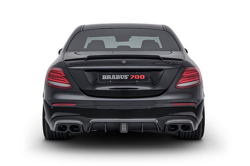 新一代博速火箭跑房 《Mercedes-AMG E 63》化身Brabus 700就是猛發700hp豪力 新一代博速火箭跑房 《Mercedes-AMG E 63》化身Brabus 700就是猛發700hp豪力