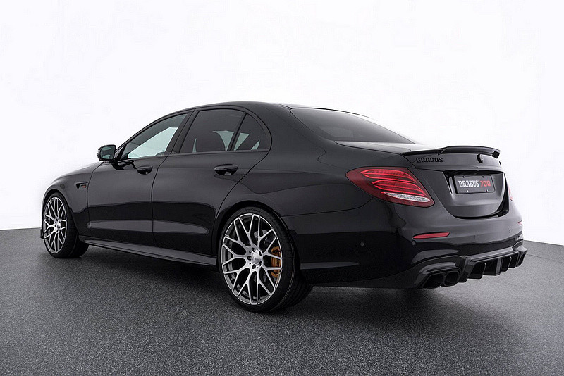 新一代博速火箭跑房 《Mercedes-AMG E 63》化身Brabus 700就是猛發700hp豪力 新一代博速火箭跑房 《Mercedes-AMG E 63》化身Brabus 700就是猛發700hp豪力