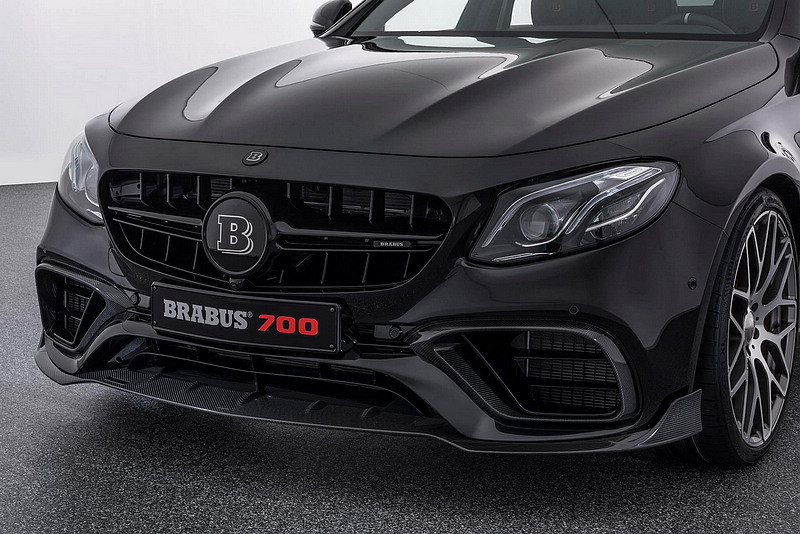 新一代博速火箭跑房 《Mercedes-AMG E 63》化身Brabus 700就是猛發700hp豪力 新一代博速火箭跑房 《Mercedes-AMG E 63》化身Brabus 700就是猛發700hp豪力