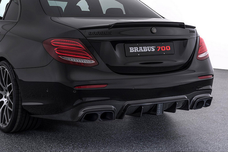新一代博速火箭跑房 《Mercedes-AMG E 63》化身Brabus 700就是猛發700hp豪力 新一代博速火箭跑房 《Mercedes-AMG E 63》化身Brabus 700就是猛發700hp豪力