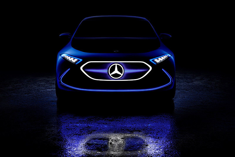 浮現《A-Class》身形 《Mercedes-Benz EQ A Concept》預告照二度曝光 浮現《A-Class》身形 《Mercedes-Benz EQ A Concept》預告照二度曝光