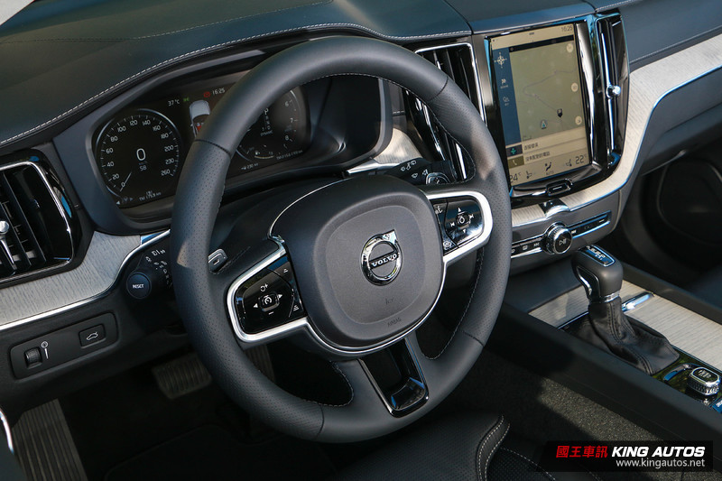 有了他,又何須再顧盼─《Volvo XC60 T6 Inscription》試駕報導 有了他,又何須再顧盼─《Volvo XC60 T6 Inscription》試駕報導