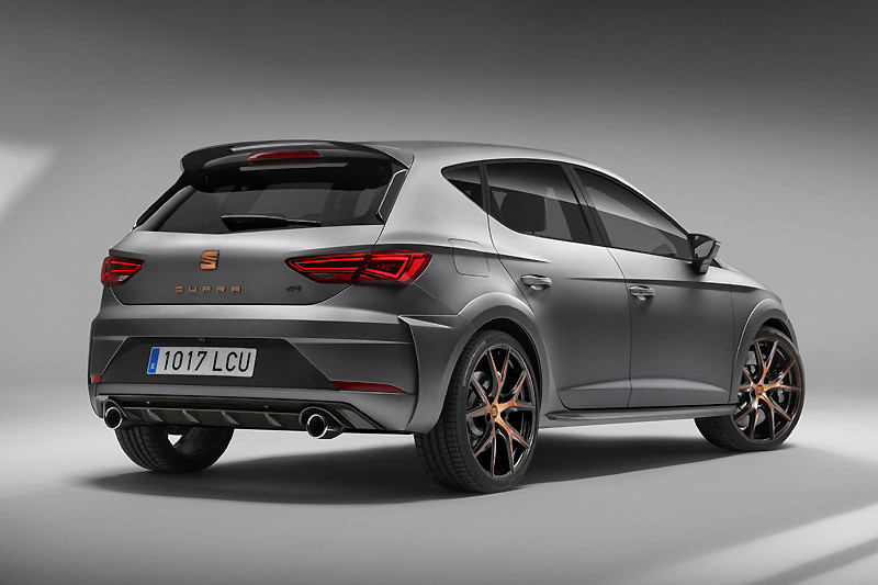 全球限量799部 全新《Seat Leon Cupra R》現身法蘭克福車展 全球限量799部 全新《Seat Leon Cupra R》現身法蘭克福車展