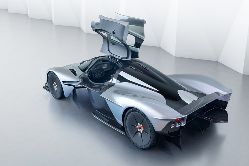 《Aston Martin》冠名 《Red Bull Racing》2018年更名《Aston Martin Red Bull 《Aston Martin》冠名 《Red Bull Racing》2018年更名《Aston Martin Red Bull