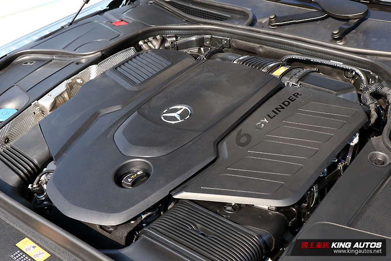 拼豪氣! 小改款《Mercedes-Benz S-Class》428萬元起磅礡登台 拼豪氣! 小改款《Mercedes-Benz S-Class》428萬元起磅礡登台