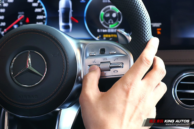 拼豪氣! 小改款《Mercedes-Benz S-Class》428萬元起磅礡登台 拼豪氣! 小改款《Mercedes-Benz S-Class》428萬元起磅礡登台