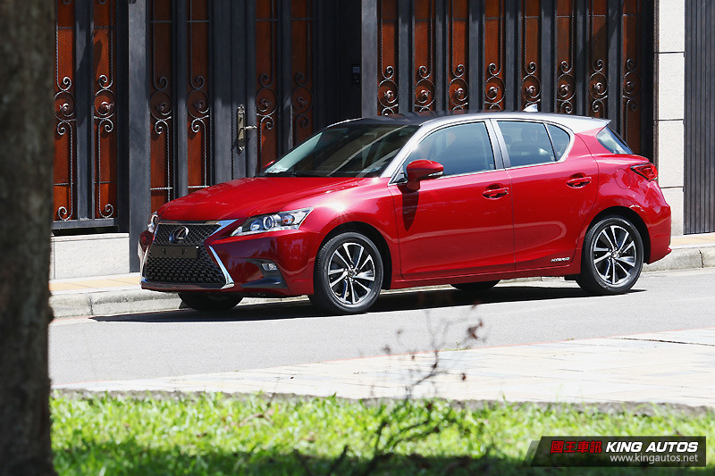 進階豪華入門選 ─ 小改款《Lexus CT 200h》豪華版試駕 進階豪華入門選 ─ 小改款《Lexus CT 200h》豪華版試駕