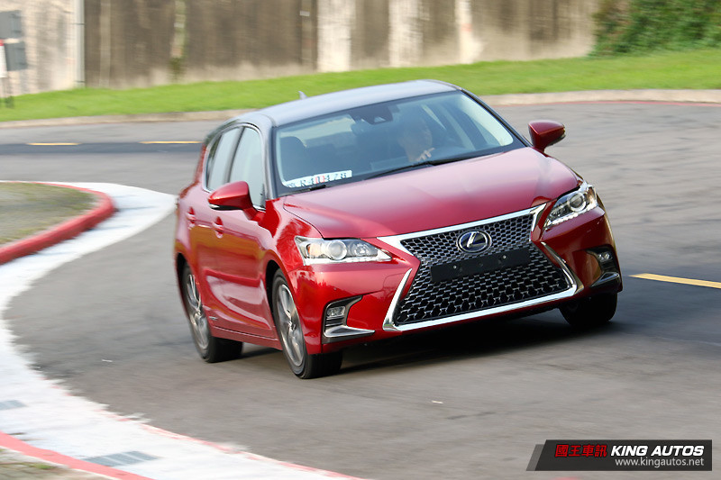進階豪華入門選 ─ 小改款《Lexus CT 200h》豪華版試駕 進階豪華入門選 ─ 小改款《Lexus CT 200h》豪華版試駕