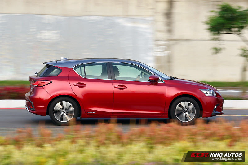 進階豪華入門選 ─ 小改款《Lexus CT 200h》豪華版試駕 進階豪華入門選 ─ 小改款《Lexus CT 200h》豪華版試駕