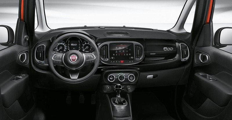 《Fiat 500L City Cross》跨界新成員搶眼現身 《Fiat 500L City Cross》跨界新成員搶眼現身