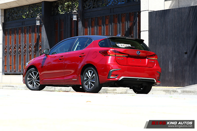 進階豪華入門選 ─ 小改款《Lexus CT 200h》豪華版試駕 進階豪華入門選 ─ 小改款《Lexus CT 200h》豪華版試駕