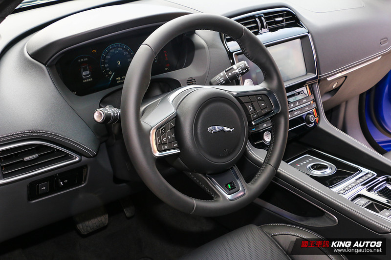 減重更靈巧─《Jaguar F-Pace R-Sport 25t RWD》麗寶卡丁車場淺嘗試駕 減重更靈巧─《Jaguar F-Pace R-Sport 25t RWD》麗寶卡丁車場淺嘗試駕