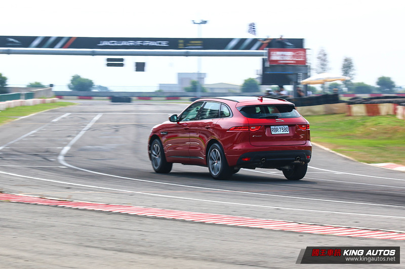 減重更靈巧─《Jaguar F-Pace R-Sport 25t RWD》麗寶卡丁車場淺嘗試駕 減重更靈巧─《Jaguar F-Pace R-Sport 25t RWD》麗寶卡丁車場淺嘗試駕