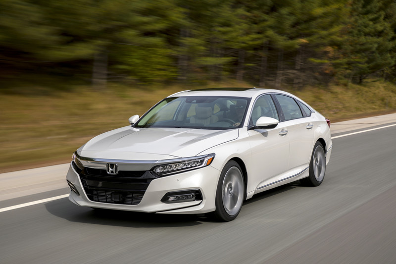 房車形鋼砲心 《Honda Accord》與《Civic Type R》的引擎差異 房車形鋼砲心 《Honda Accord》與《Civic Type R》的引擎差異