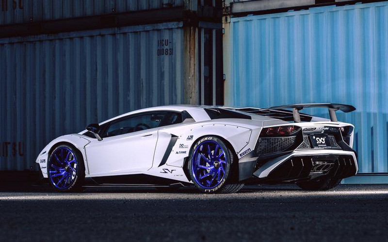為大牛更添威猛姿態LB Performance操刀《Lamborghini Aventador SV》新版Liberty Walk 為大牛更添威猛姿態LB Performance操刀《Lamborghini Aventador SV》新版Liberty Walk