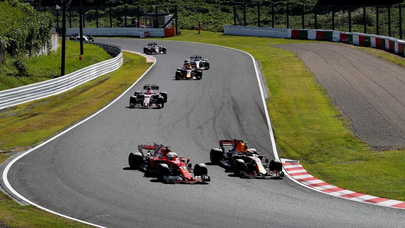 F1日本站:Red Bull全面進攻 Lewis Hamilton守住冠軍 F1日本站:Red Bull全面進攻 Lewis Hamilton守住冠軍